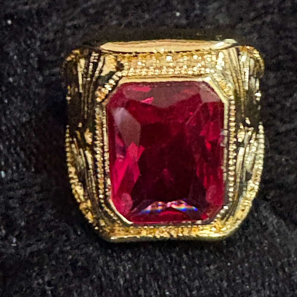 ELEGANT FACETED FAUX RUBY RED RING - Picture 10 of 16